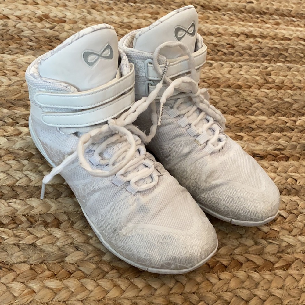 NFINITY TITAN Cheer Shoes Sz 6